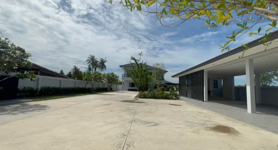 For sale 7 bedrooms villa in Cha Am, Phetchaburi