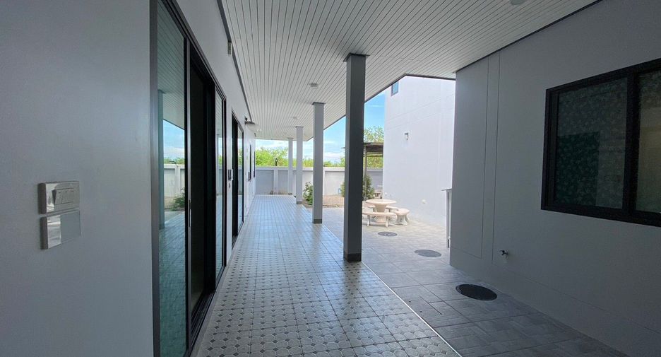 For sale 7 bedrooms villa in Cha Am, Phetchaburi