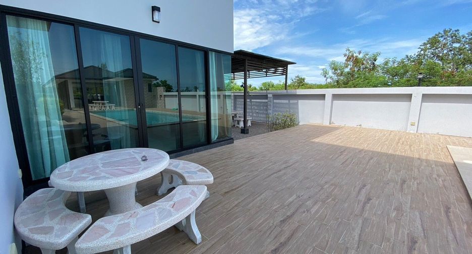 For sale 7 bedrooms villa in Cha Am, Phetchaburi