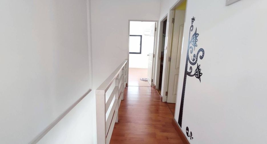 For sale 3 bedrooms townhouse in Prawet, Bangkok