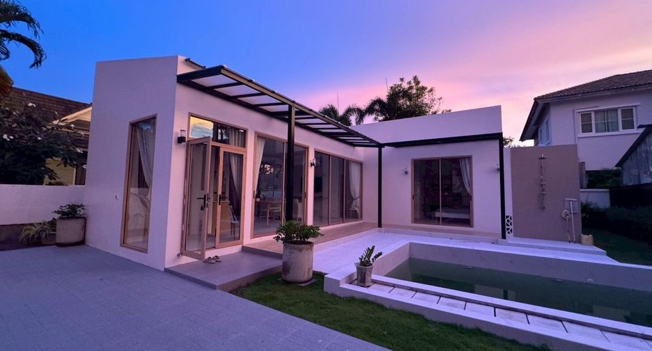 For rent 2 bedrooms villa in Mueang Phuket, Phuket