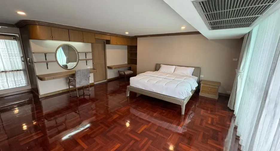 For sale and for rent 3 bedrooms condo in Khlong Toei, Bangkok