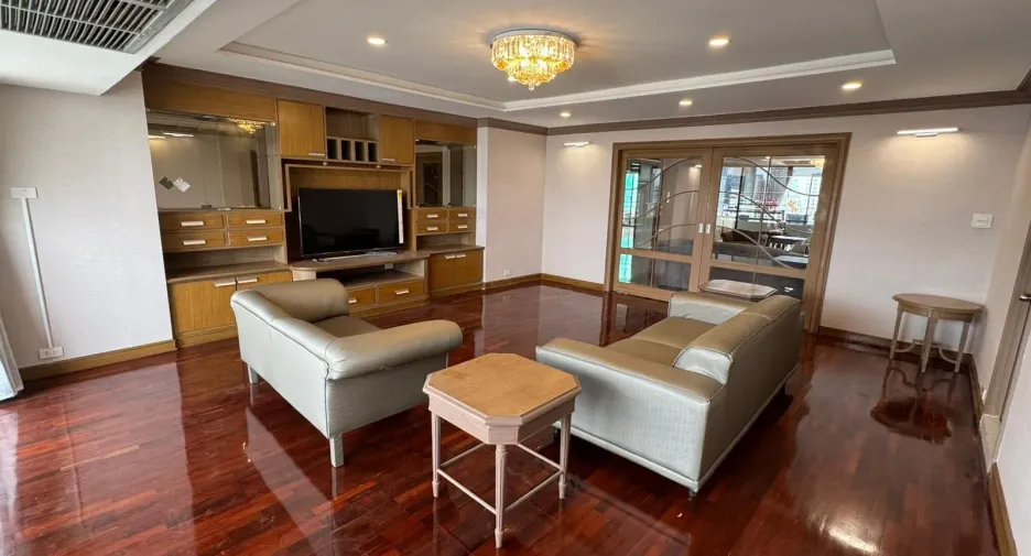 For sale and for rent 3 bedrooms condo in Khlong Toei, Bangkok