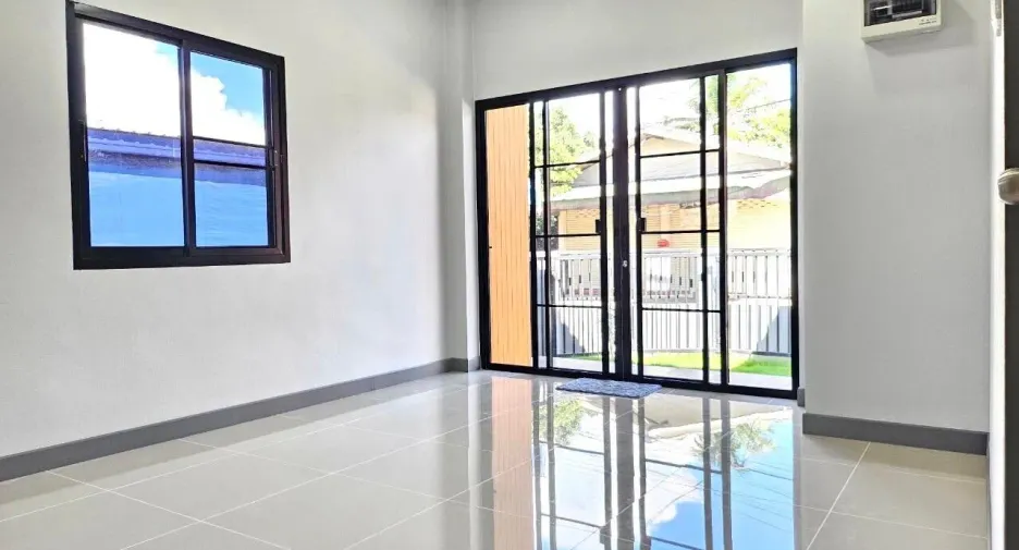 For sale 2 bedrooms house in Saraphi, Chiang Mai