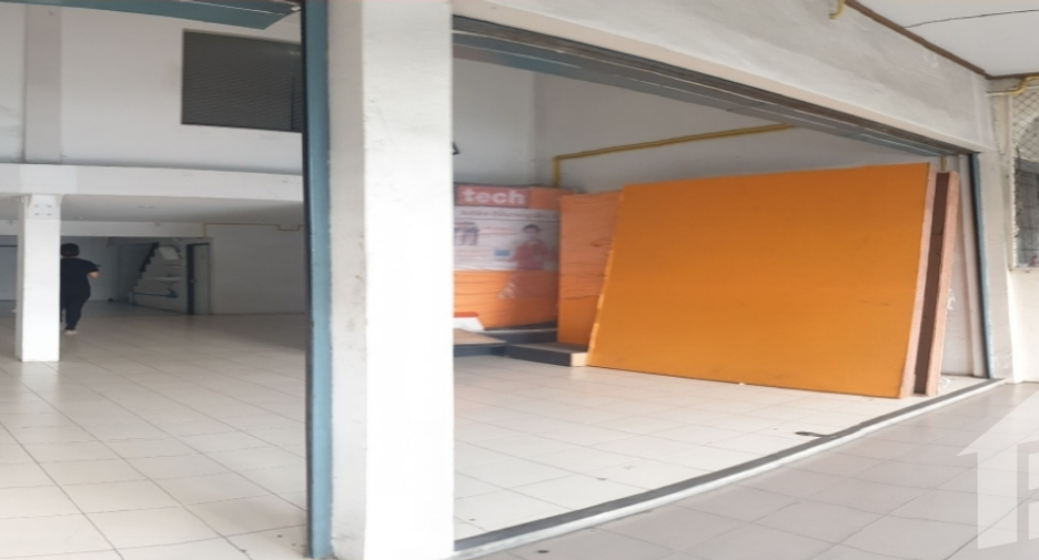 For sale retail Space in Khan Na Yao, Bangkok