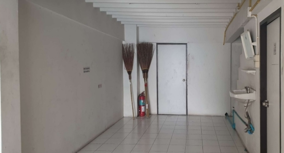 For sale retail Space in Khan Na Yao, Bangkok