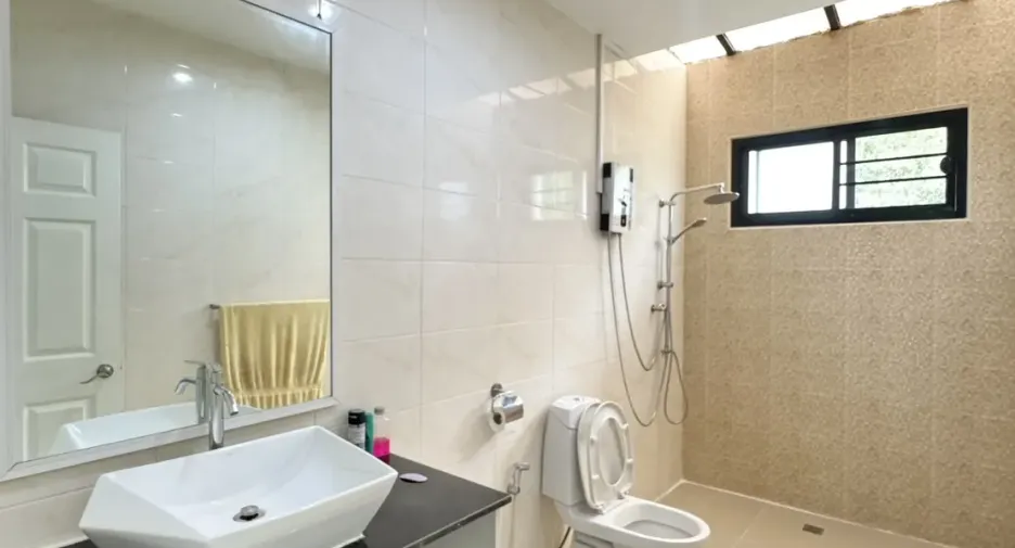 ขาย และ ให้เช่า 4 ห้องนอน บ้านเดี่ยว ใน เมืองอุดรธานี, อุดรธานี