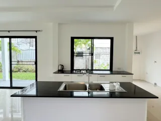 For sale and for rent 4 bedrooms house in Mueang Udon Thani, Udon Thani