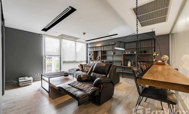 For sale 4 bedrooms townhouse in Yan Nawa, Bangkok