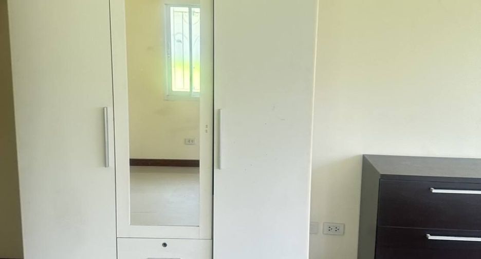 Casa en venta y en alquiler de 3 habitaciones en Bang Lamung, Chonburi