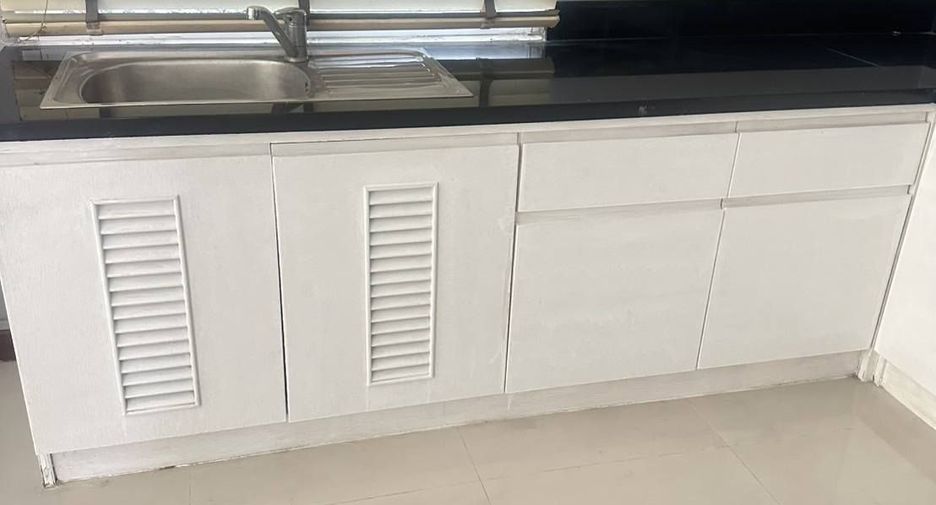 Casa en venta y en alquiler de 3 habitaciones en Bang Lamung, Chonburi