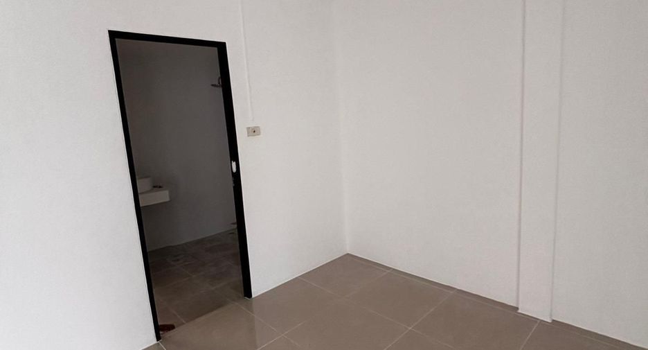 For rent 3 bedrooms retail Space in Thalang, Phuket
