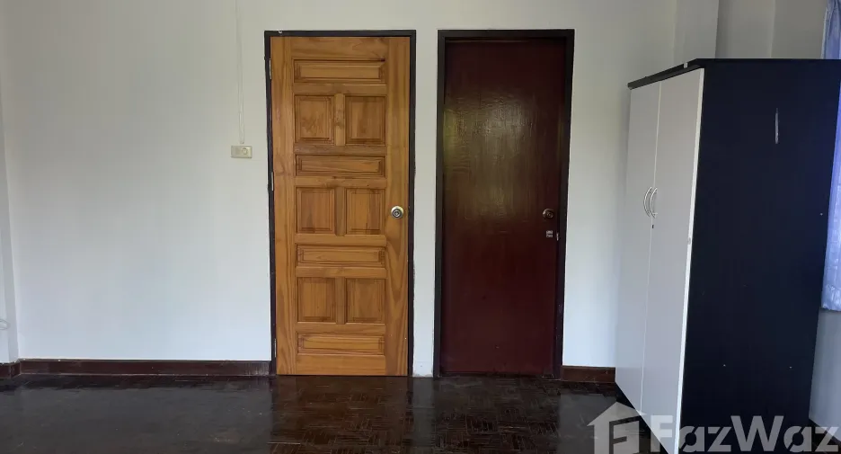 Casa adosada en alquiler de 3 habitaciones en Khlong Luang, Pathum Thani
