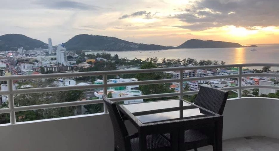 Casa adosada en venta de 4 habitaciones en Kathu, Phuket
