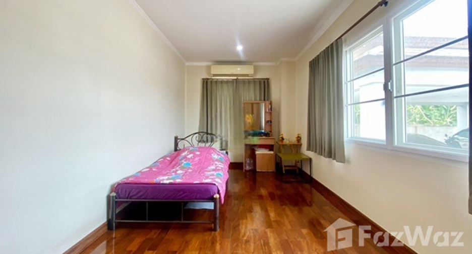 For sale 5 bedrooms house in Bang Kapi, Bangkok