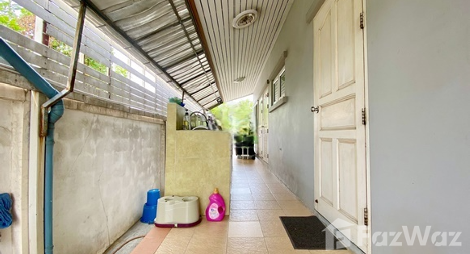 For sale 5 bedrooms house in Bang Kapi, Bangkok