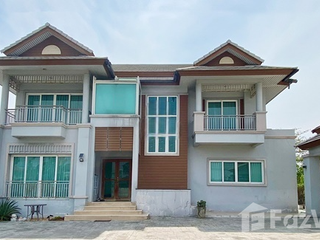 À vendre 5 chambres maison à Bang Kapi, Bangkok