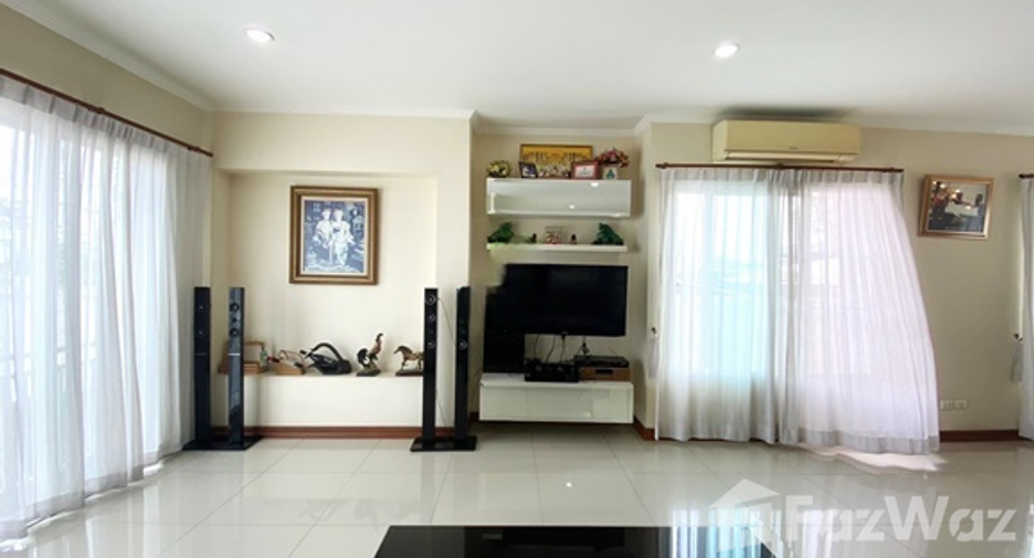 For sale 5 bedrooms house in Bang Kapi, Bangkok