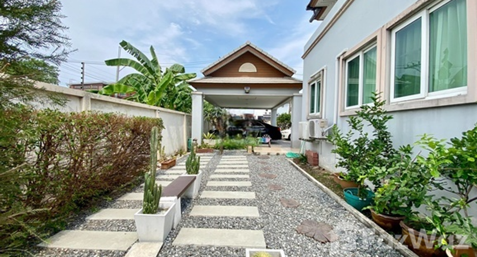 For sale 5 bedrooms house in Bang Kapi, Bangkok