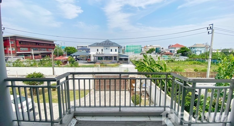 For sale 5 bedrooms house in Bang Kapi, Bangkok