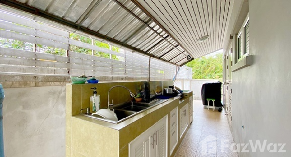 For sale 5 bedrooms house in Bang Kapi, Bangkok