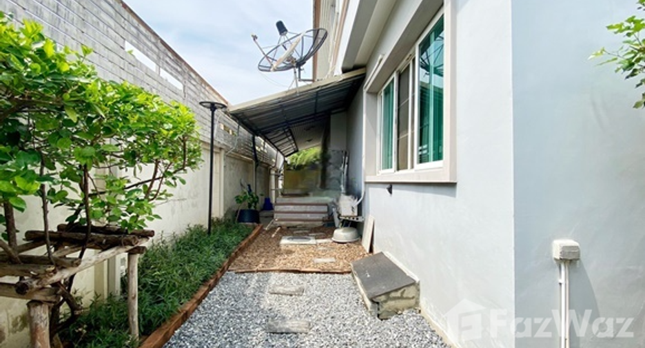 For sale 5 bedrooms house in Bang Kapi, Bangkok