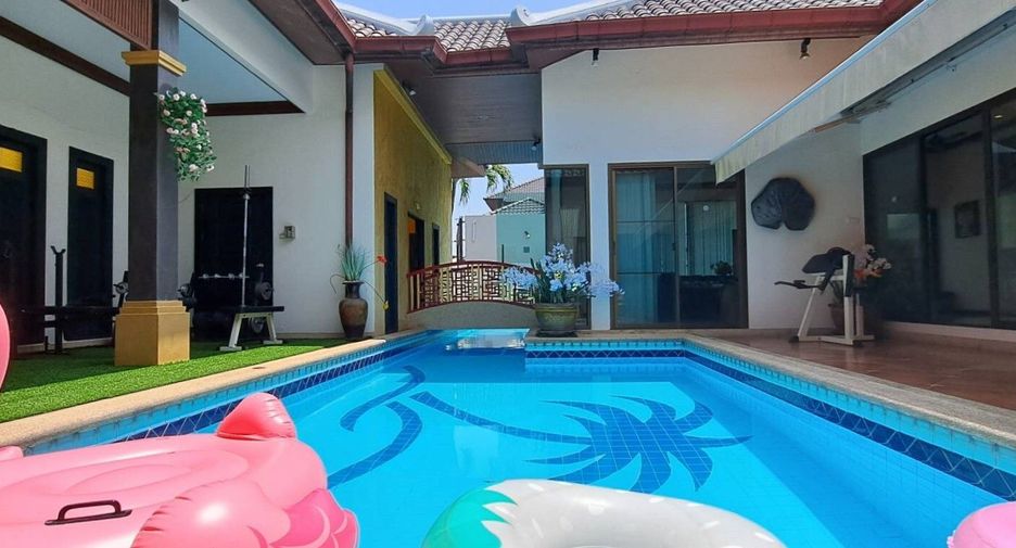 For rent 4 bedrooms villa in Bang Lamung, Chonburi