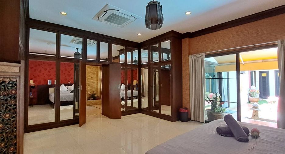 For rent 4 bedrooms villa in Bang Lamung, Chonburi