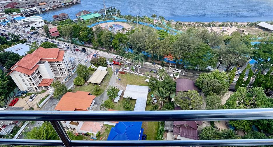 For rent 2 bedrooms condo in Si Racha, Chonburi