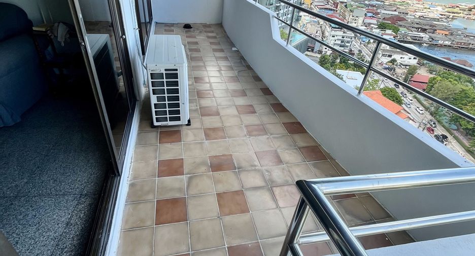 For rent 2 bedrooms condo in Si Racha, Chonburi