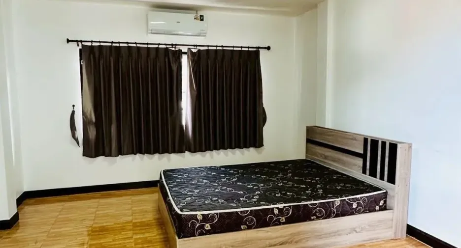 For sale and for rent 3 bedrooms house in Khan Na Yao, Bangkok