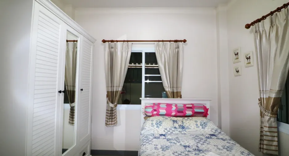 For sale 4 bedrooms house in Lam Plai Mat, Buriram