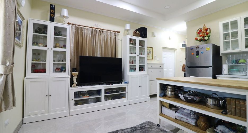 For sale 4 bedrooms house in Lam Plai Mat, Buriram