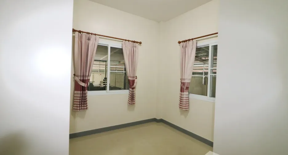 For sale 4 bedrooms house in Lam Plai Mat, Buriram