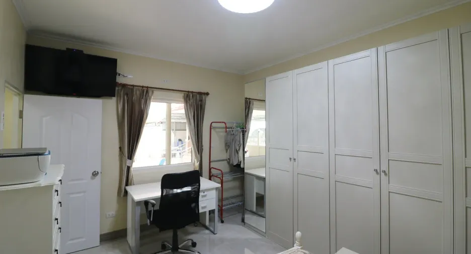 For sale 4 bedrooms house in Lam Plai Mat, Buriram