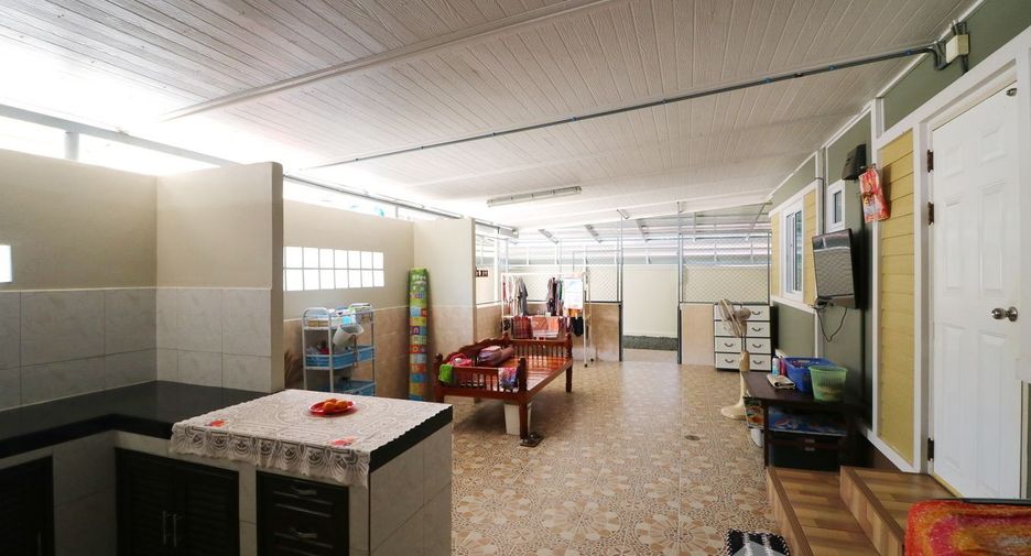 For sale 4 bedrooms house in Lam Plai Mat, Buriram