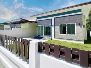 For rent 3 bedrooms house in San Kamphaeng, Chiang Mai