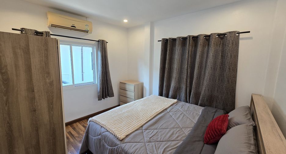 For rent 3 bedrooms townhouse in Mueang Phuket, Phuket