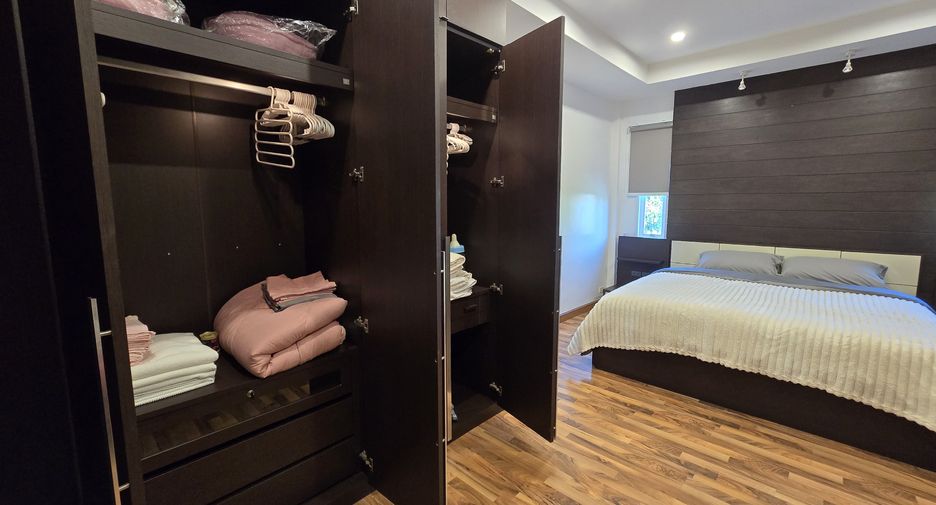 For rent 3 bedrooms townhouse in Mueang Phuket, Phuket