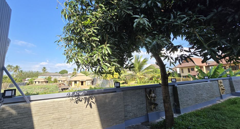 For rent 3 bedrooms townhouse in Mueang Phuket, Phuket