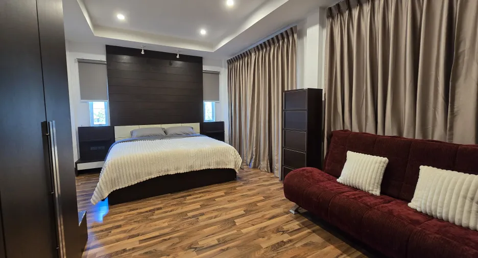 For rent 3 bedrooms townhouse in Mueang Phuket, Phuket