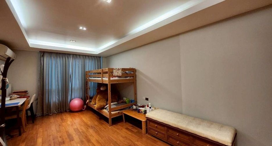 À vendre 4 chambres maison à Yan Nawa, Bangkok