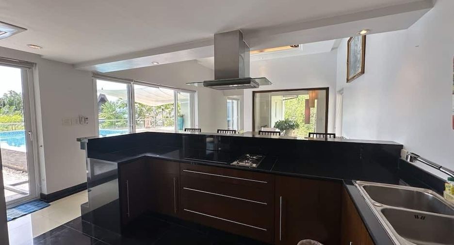 For sale 4 bedrooms villa in Kathu, Phuket