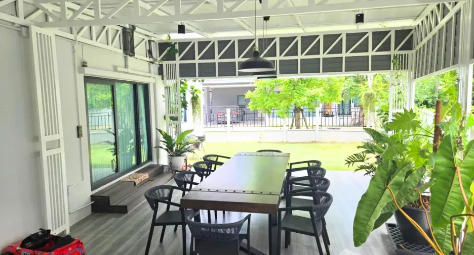 Haus zur Miete mit 5 Zimmer in Mueang Pathum Thani, Pathum Thani