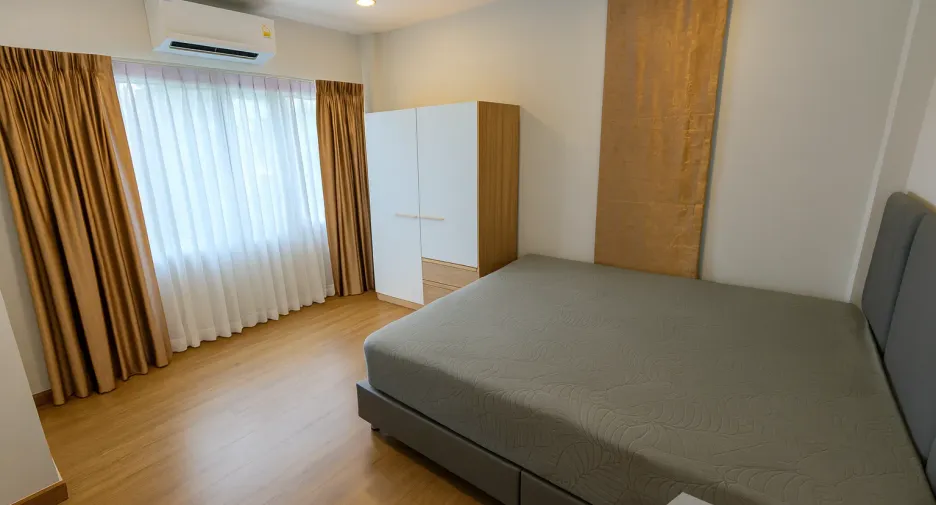 Haus zur Miete mit 5 Zimmer in Mueang Pathum Thani, Pathum Thani