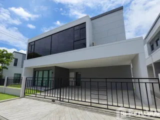 出租 5 卧室 独立屋 在 Mueang Pathum Thani, Pathum Thani
