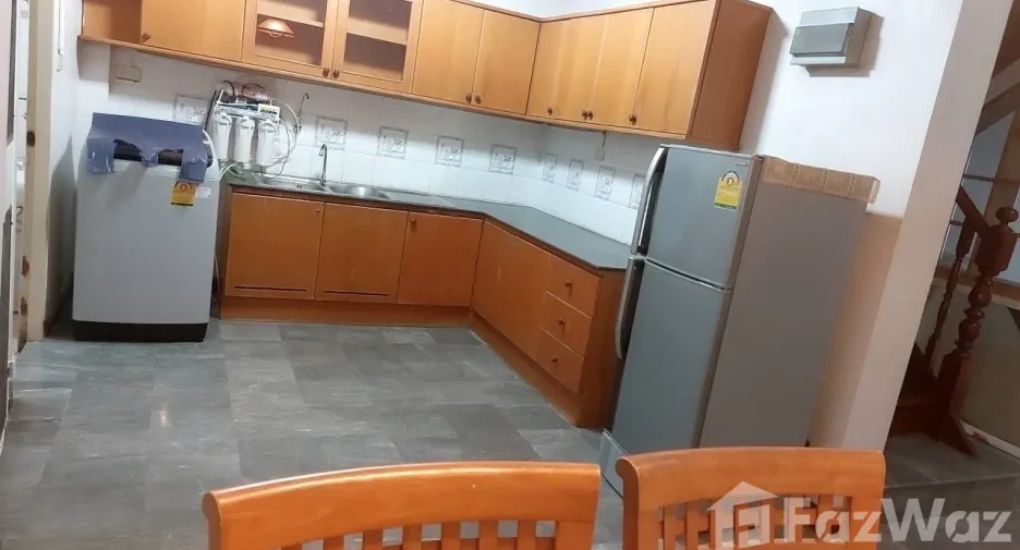 Casa adosada en venta de 3 habitaciones en Bueng Kum, Bangkok