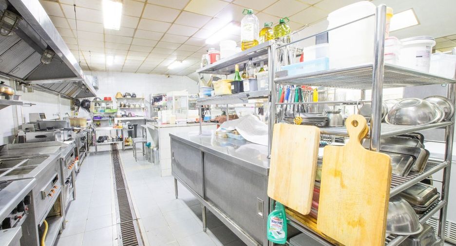 For sale 2 bedrooms retail Space in Thalang, Phuket