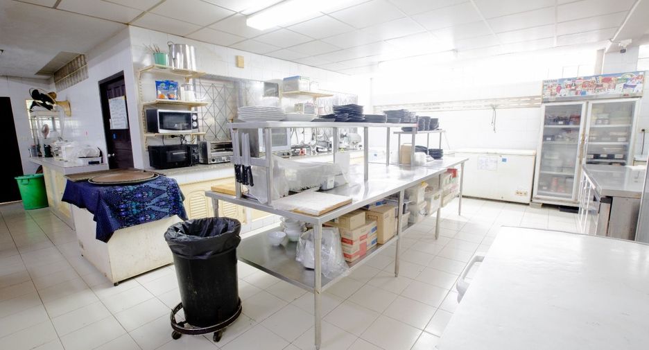 For sale 2 bedrooms retail Space in Thalang, Phuket