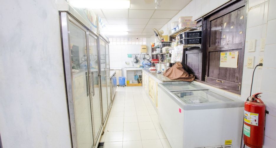 For sale 2 bedrooms retail Space in Thalang, Phuket
